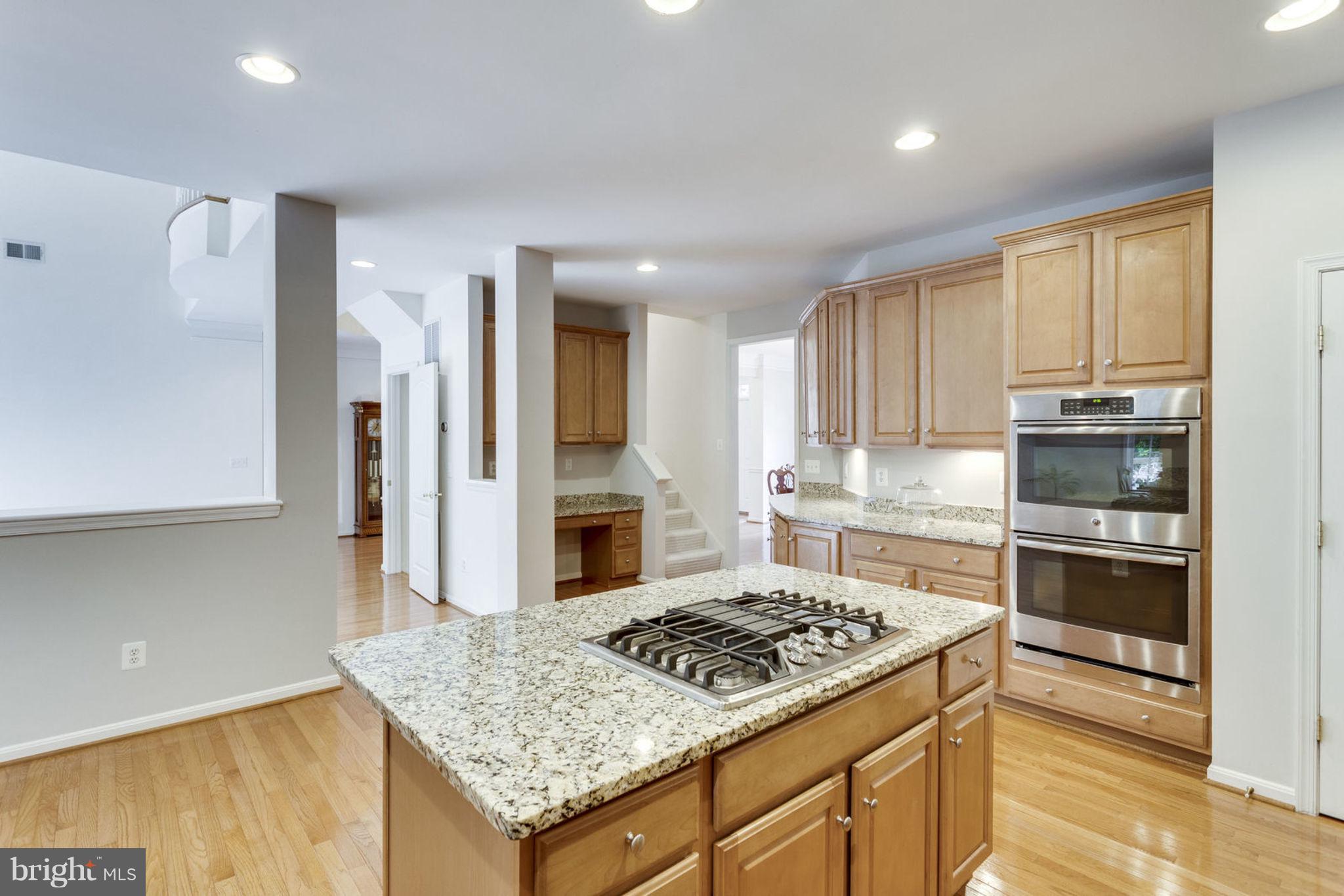 6254 Rolling Spring Court Springfield, VA 22152 - Photo 11 of 29 Kitchen