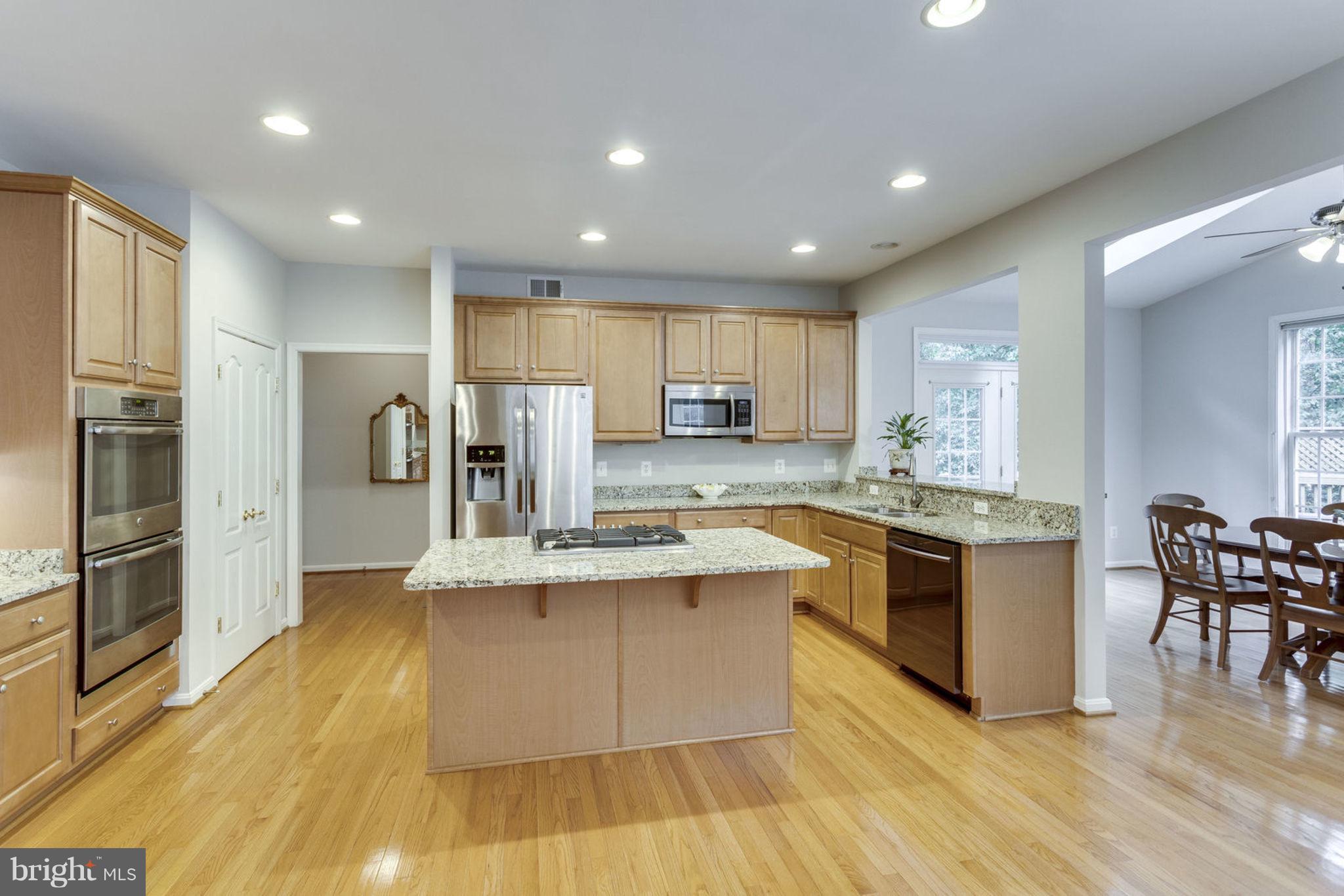 6254 Rolling Spring Court Springfield, VA 22152 - Photo 8 of 29 Kitchen