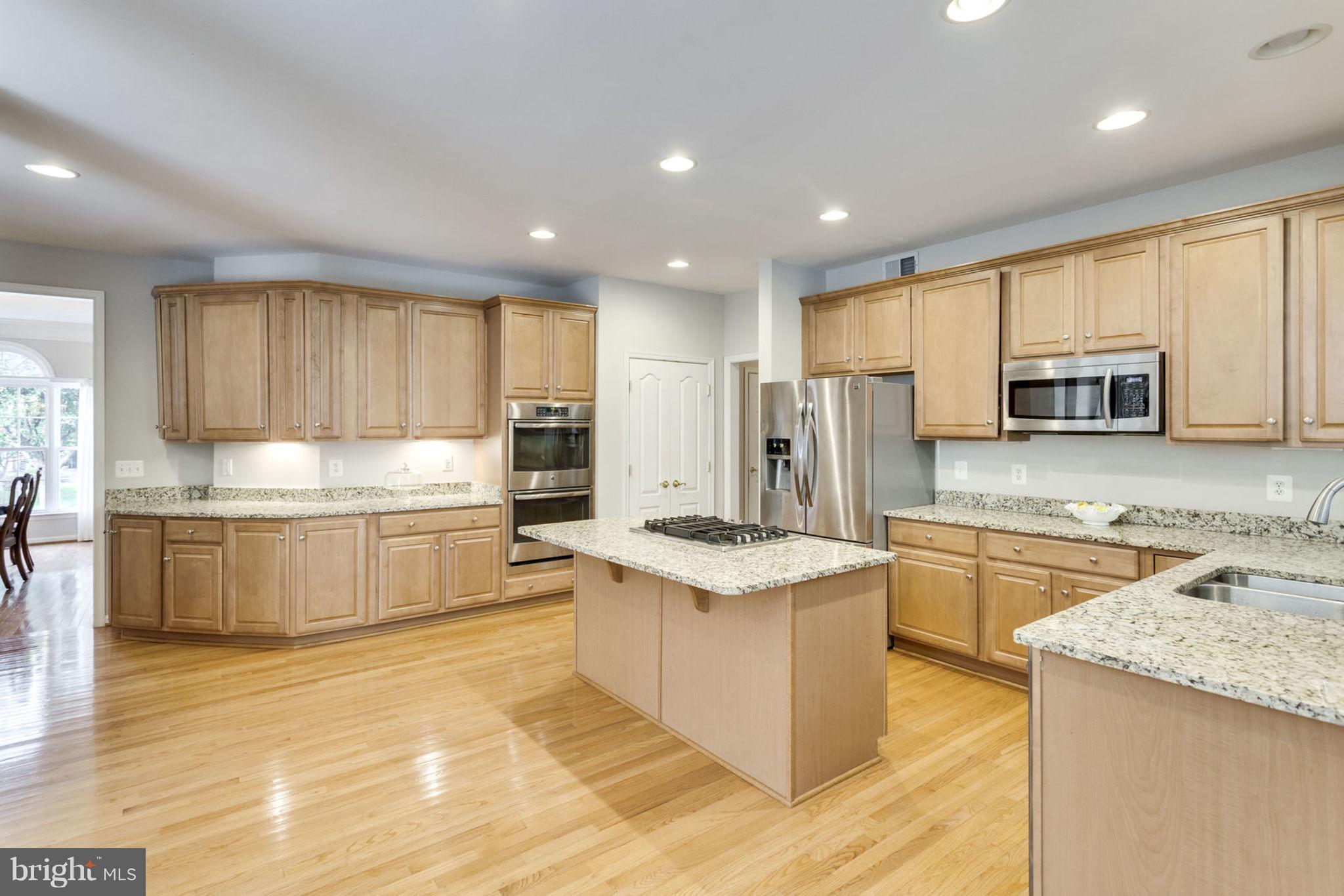 6254 Rolling Spring Court Springfield, VA 22152 - Photo 10 of 29 Kitchen