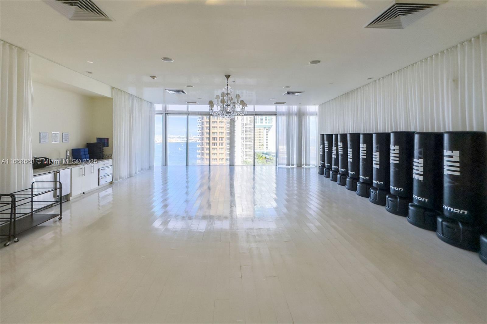495 Brickell Avenue, Unit 2905 Miami, FL 33131 - Photo 43 of 53 a view of entryway with livingroom