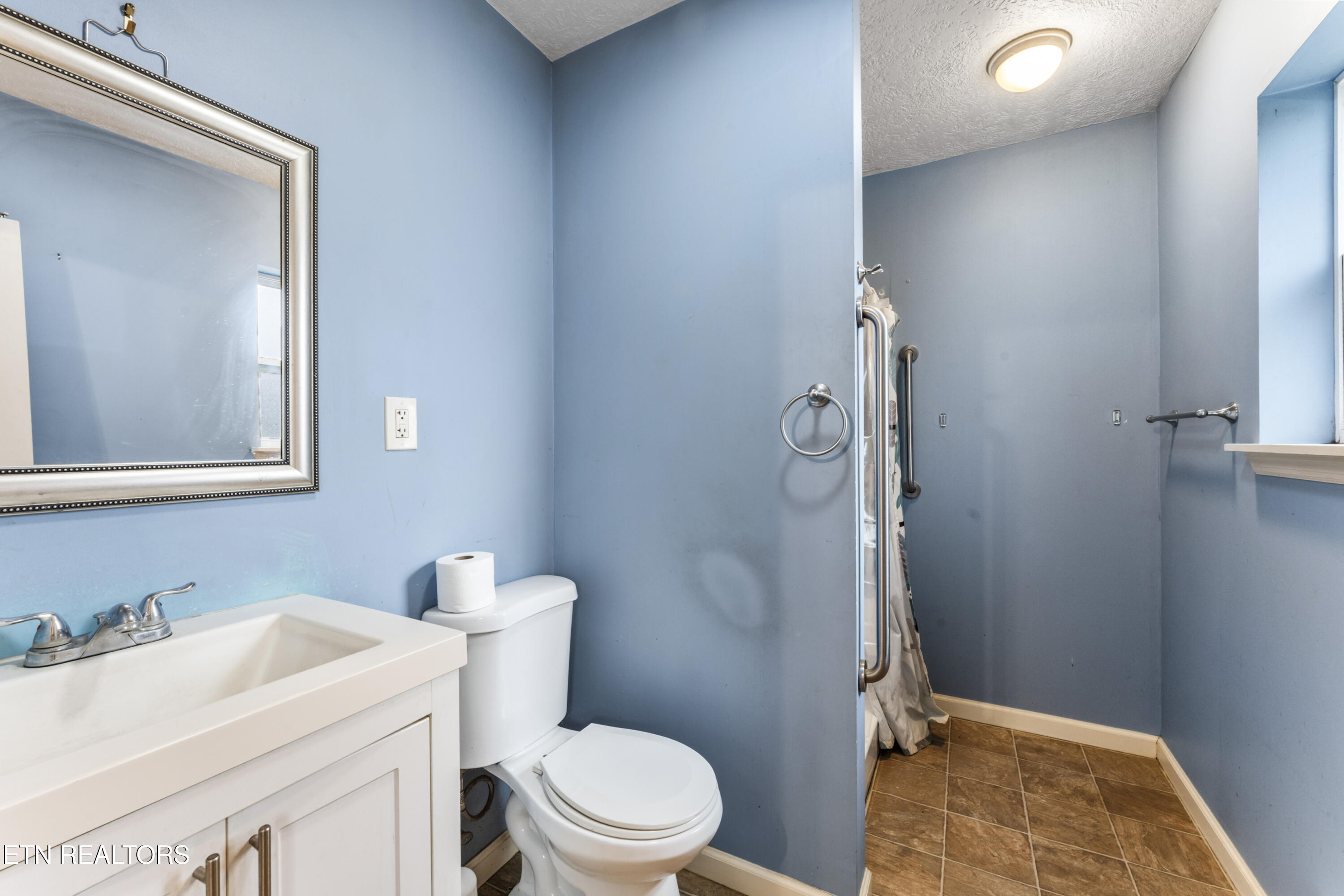 965 Malone Road Lenoir City, TN 37771 - Photo 8 of 21 Master Bath