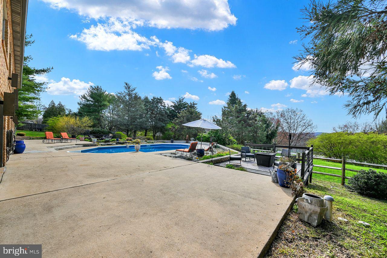 228 Reynolds Mill Road York, PA 17403 - Photo 18 of 74