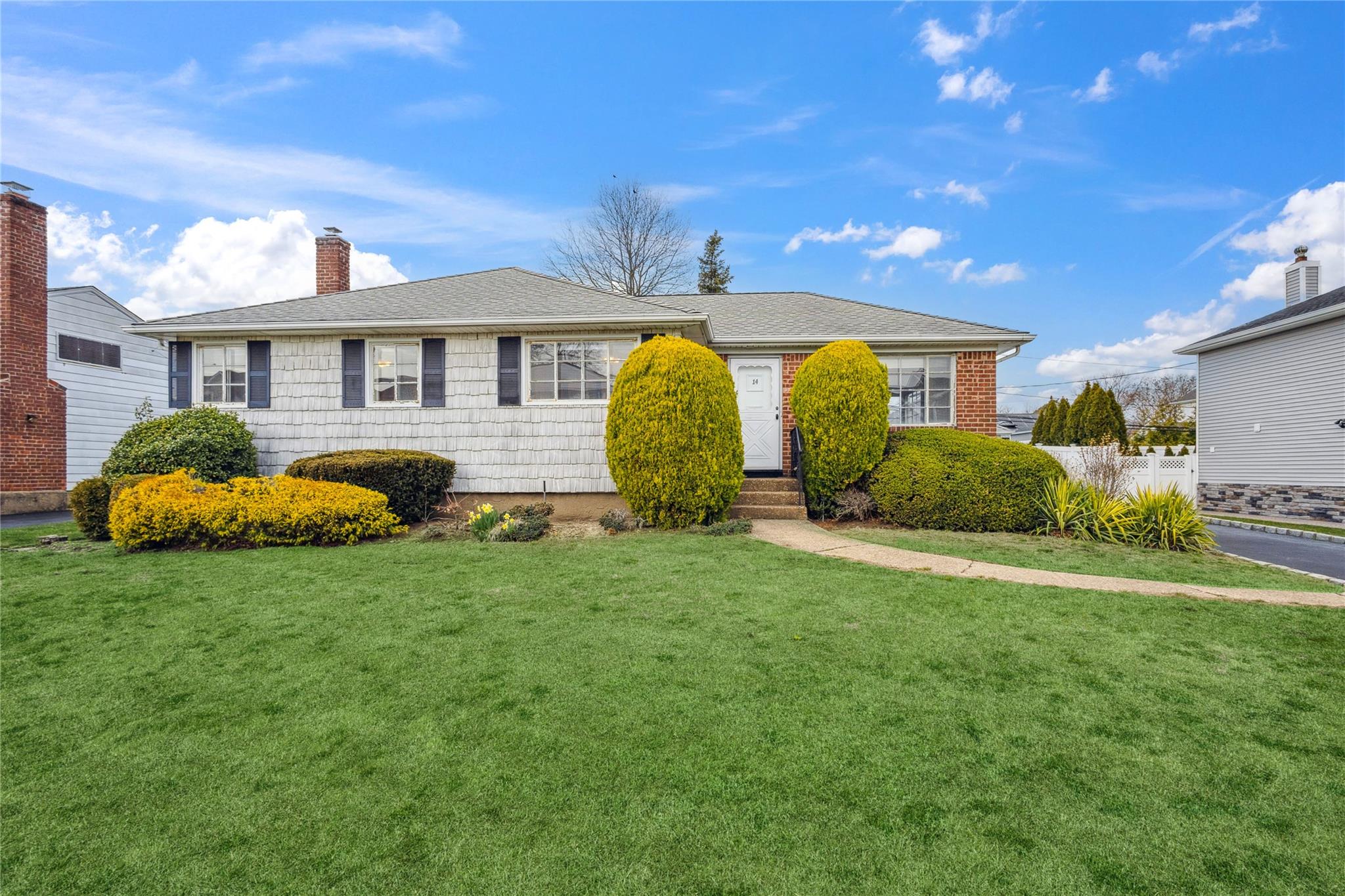 14 London Road Syosset, NY 11791 - Photo 1 of 1 Expanded Ranch