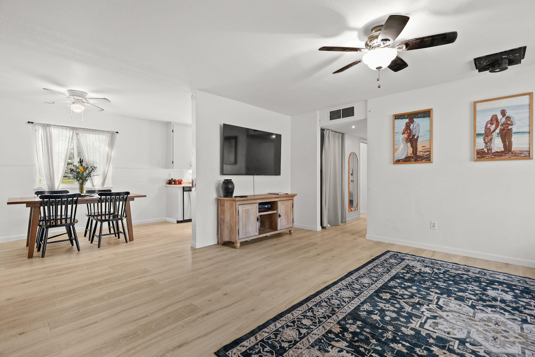 6760 Millville Plains Road Anderson, CA 96007 - Photo 6 of 26 Living Room