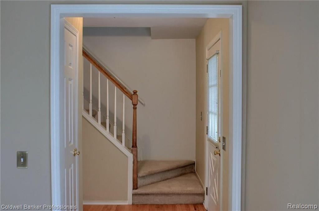 238 Parsons Lane Rochester, MI 48307 - Photo 2 of 30