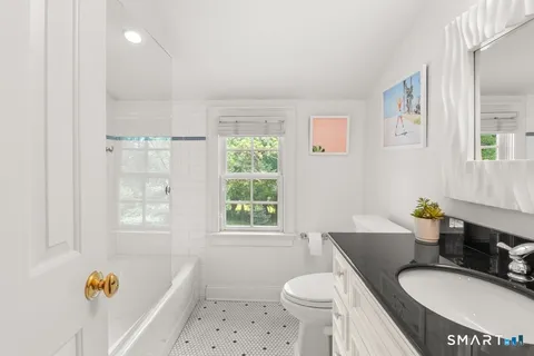 $1,695,000 | 28 East Lane, Darien, CT 06820