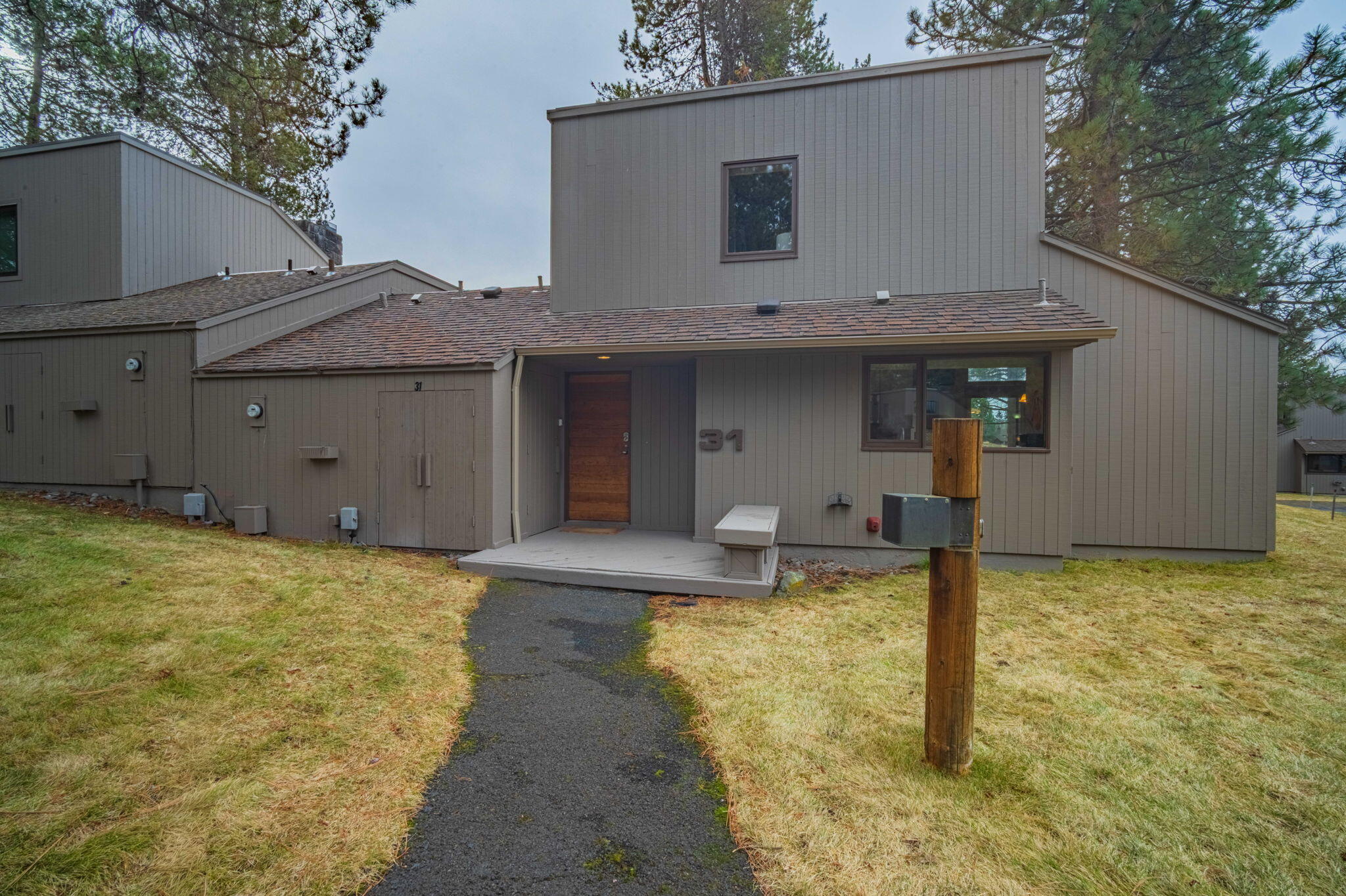57231 Island Road, Unit 31 Sunriver, OR 97707 - Photo 4 of 32 3-web-or-mls-31 Meadow House-03 - Copy