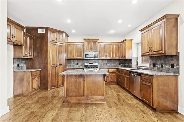$524,990 | 5700 Northwest 92nd Terrace, Kansas City, MO 64154