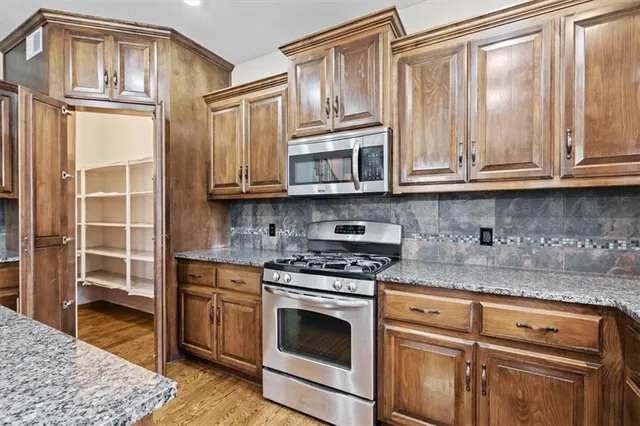 $524,990 | 5700 Northwest 92nd Terrace, Kansas City, MO 64154