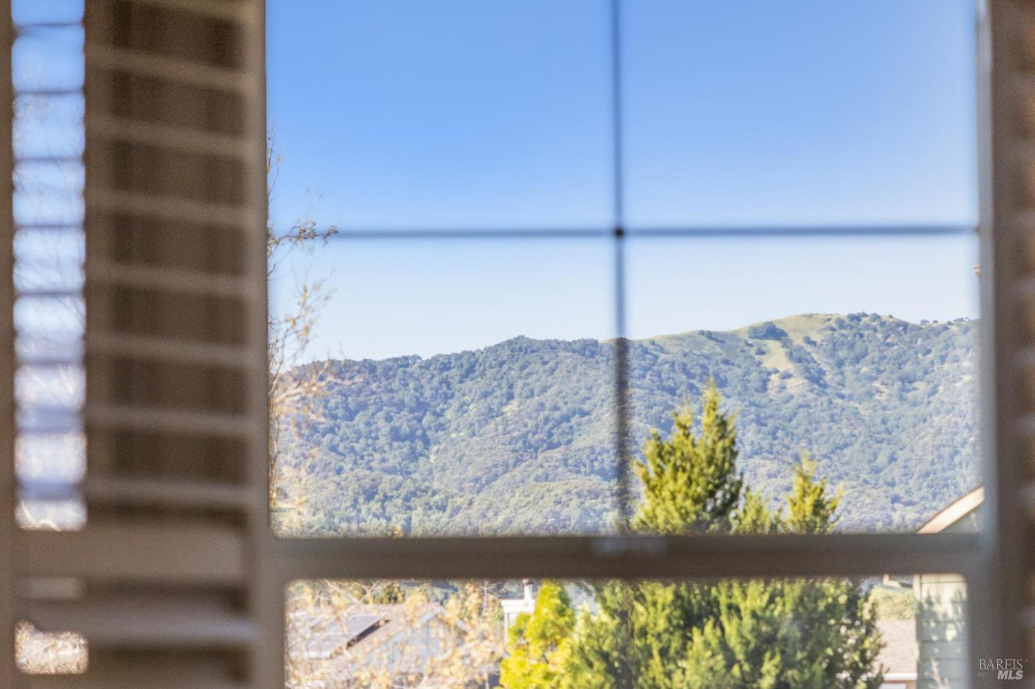 8 Rowe Ranch Court Novato, CA 94949 - Photo 16 of 33