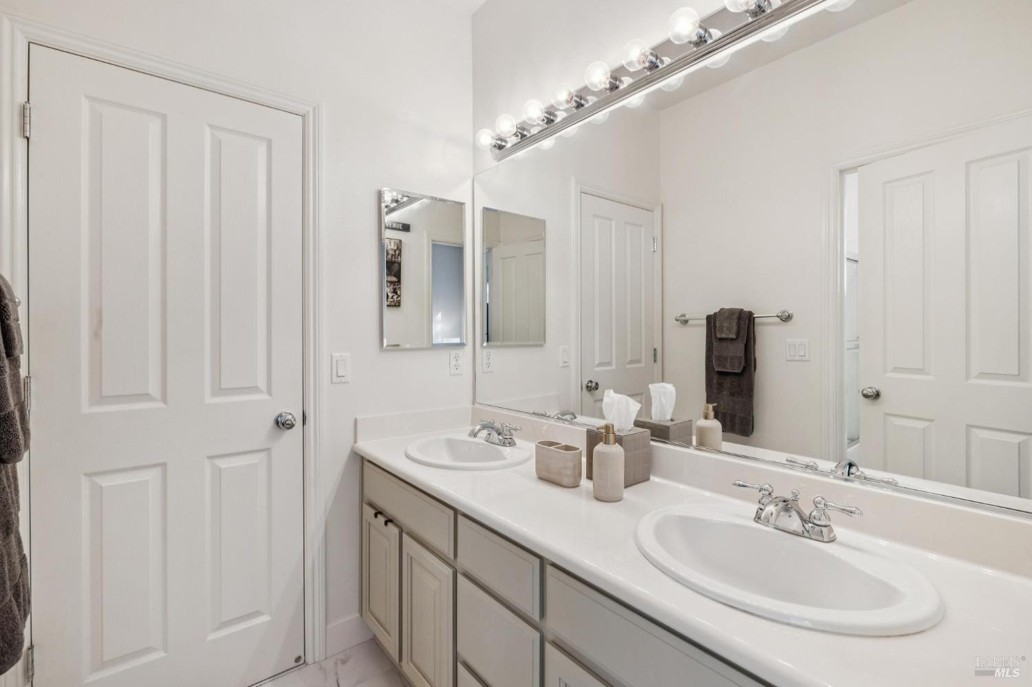 8 Rowe Ranch Court Novato, CA 94949 - Photo 24 of 33