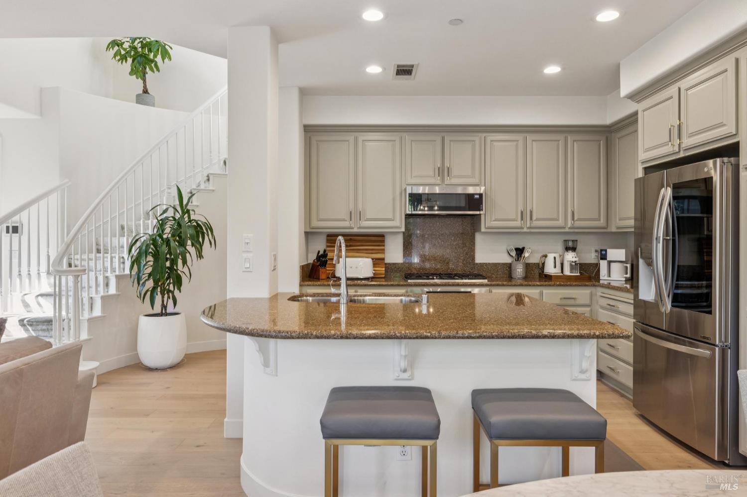 8 Rowe Ranch Court Novato, CA 94949 - Photo 10 of 33
