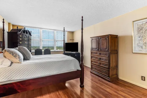 $545,000 | 1150 Hillsboro Mile, Unit 905, Hillsboro Beach, FL 33064