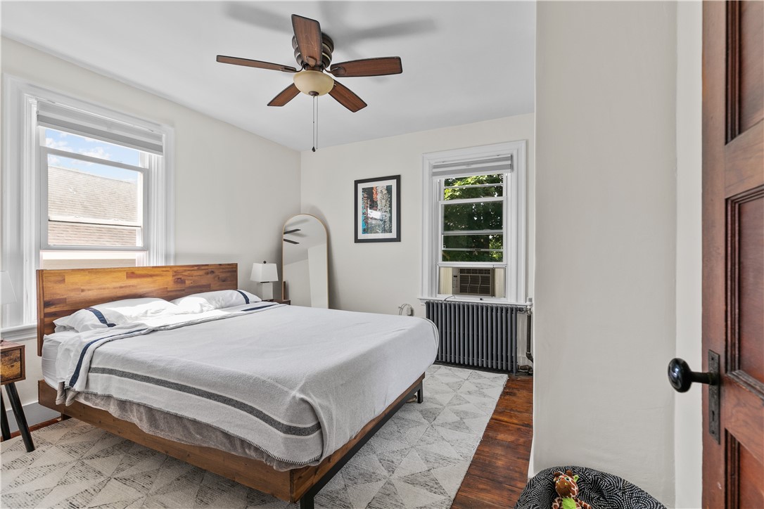 30 Fenner Avenue Newport, RI 02840 - Photo 20 of 25 Queen Bedroom Overlooking BackYard