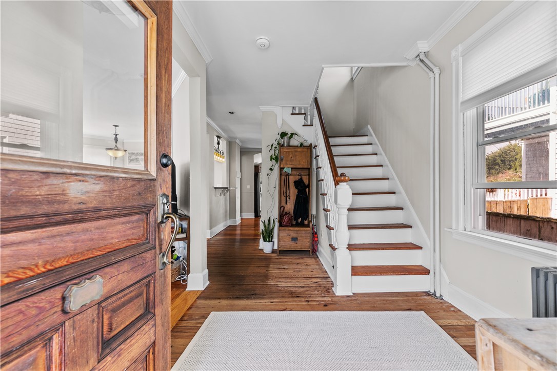 30 Fenner Avenue Newport, RI 02840 - Photo 2 of 25