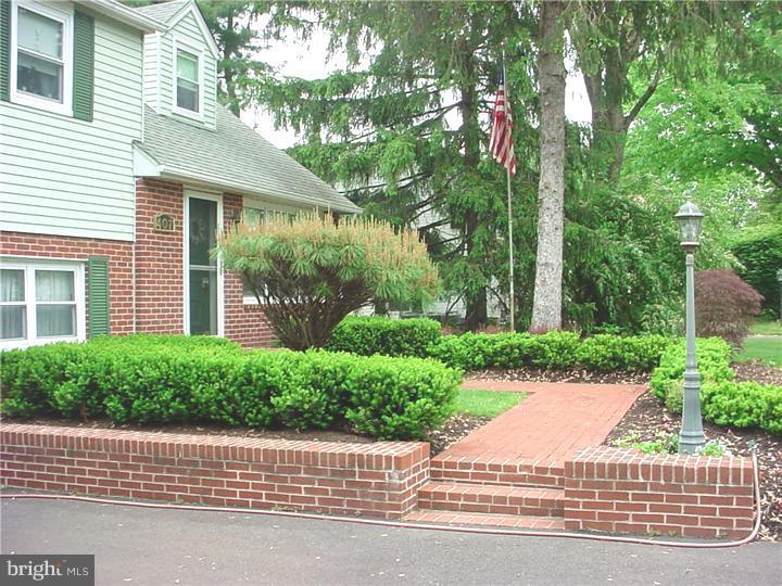 407 Poplar Road Flourtown, PA 19031 - Photo 3 of 19