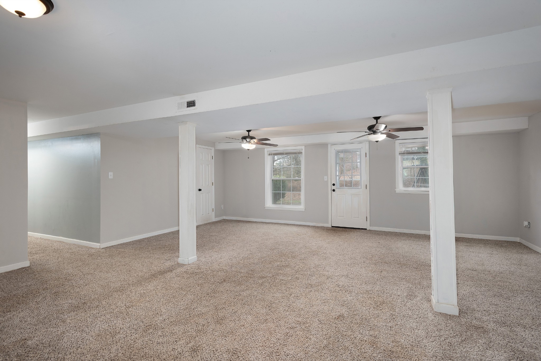 511 North Pawnee Drive Springfield, TN 37172 - Photo 17 of 34 an empty room with a empty space and windows