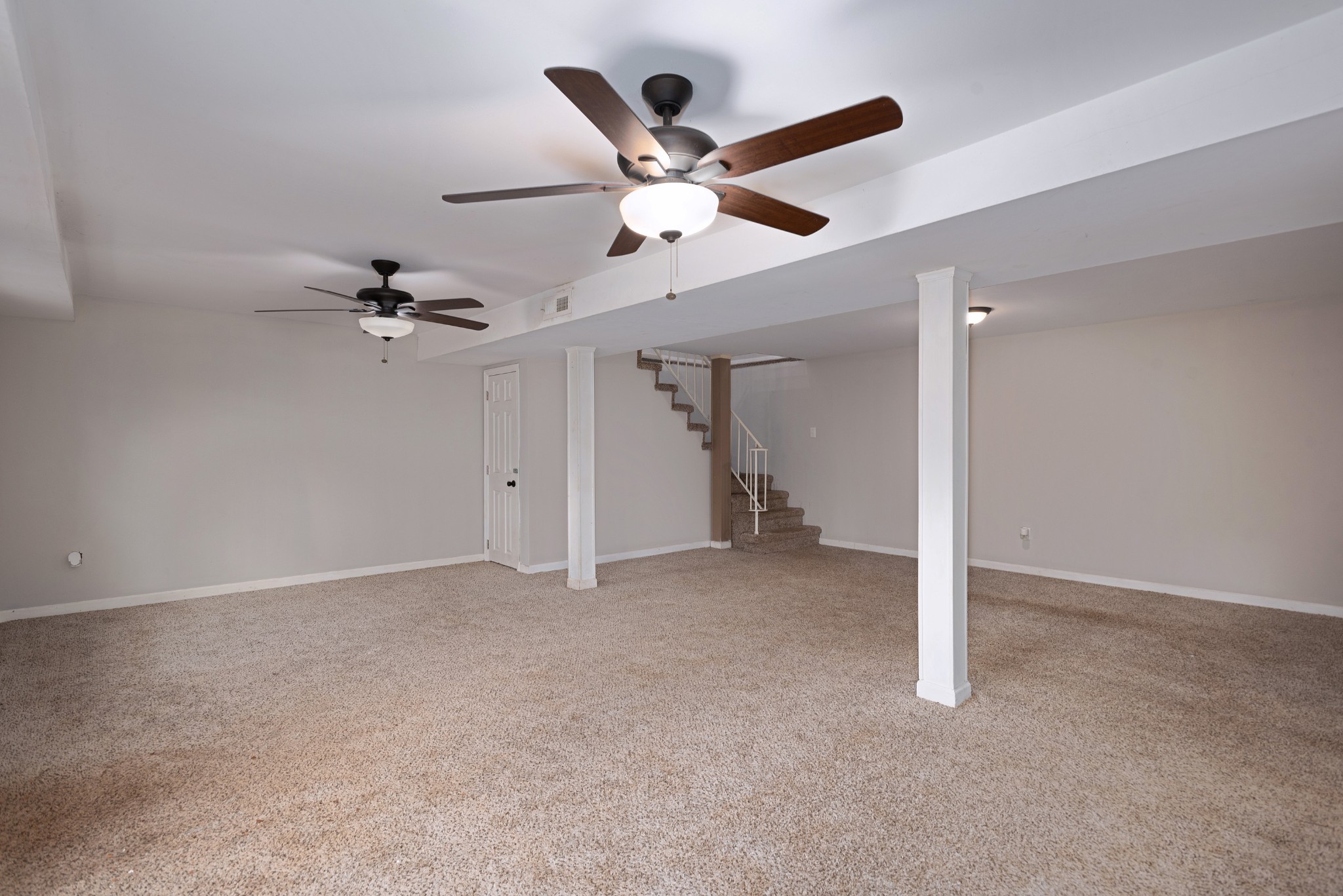 511 North Pawnee Drive Springfield, TN 37172 - Photo 19 of 34 an empty room with closet and ceiling fan