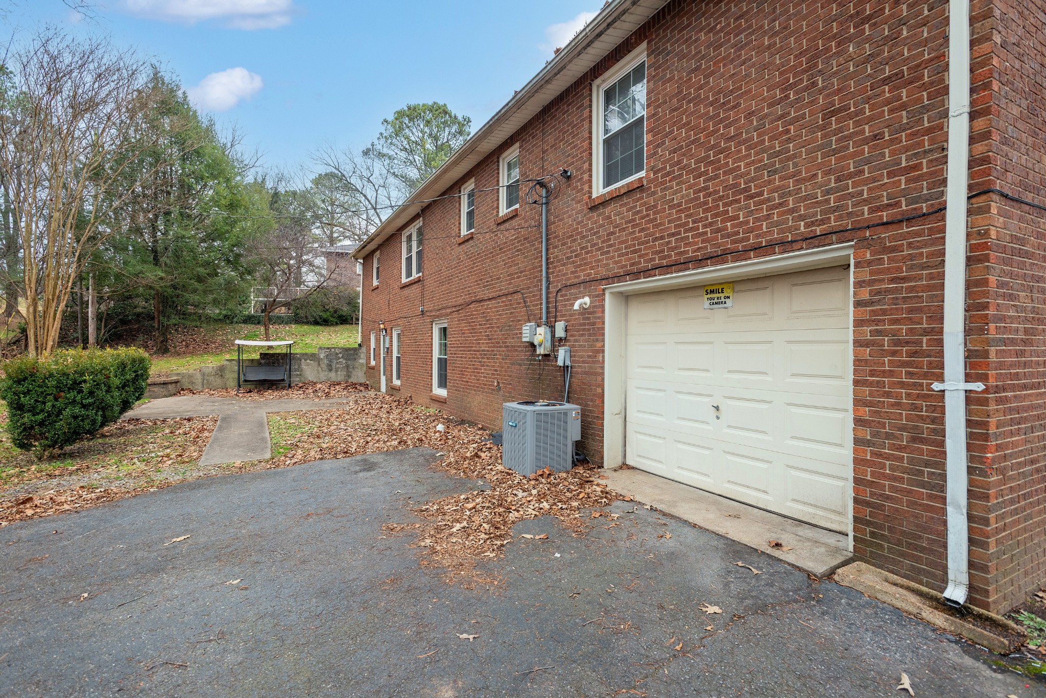 511 North Pawnee Drive Springfield, TN 37172 - Photo 24 of 34 a front view of a house with a yard