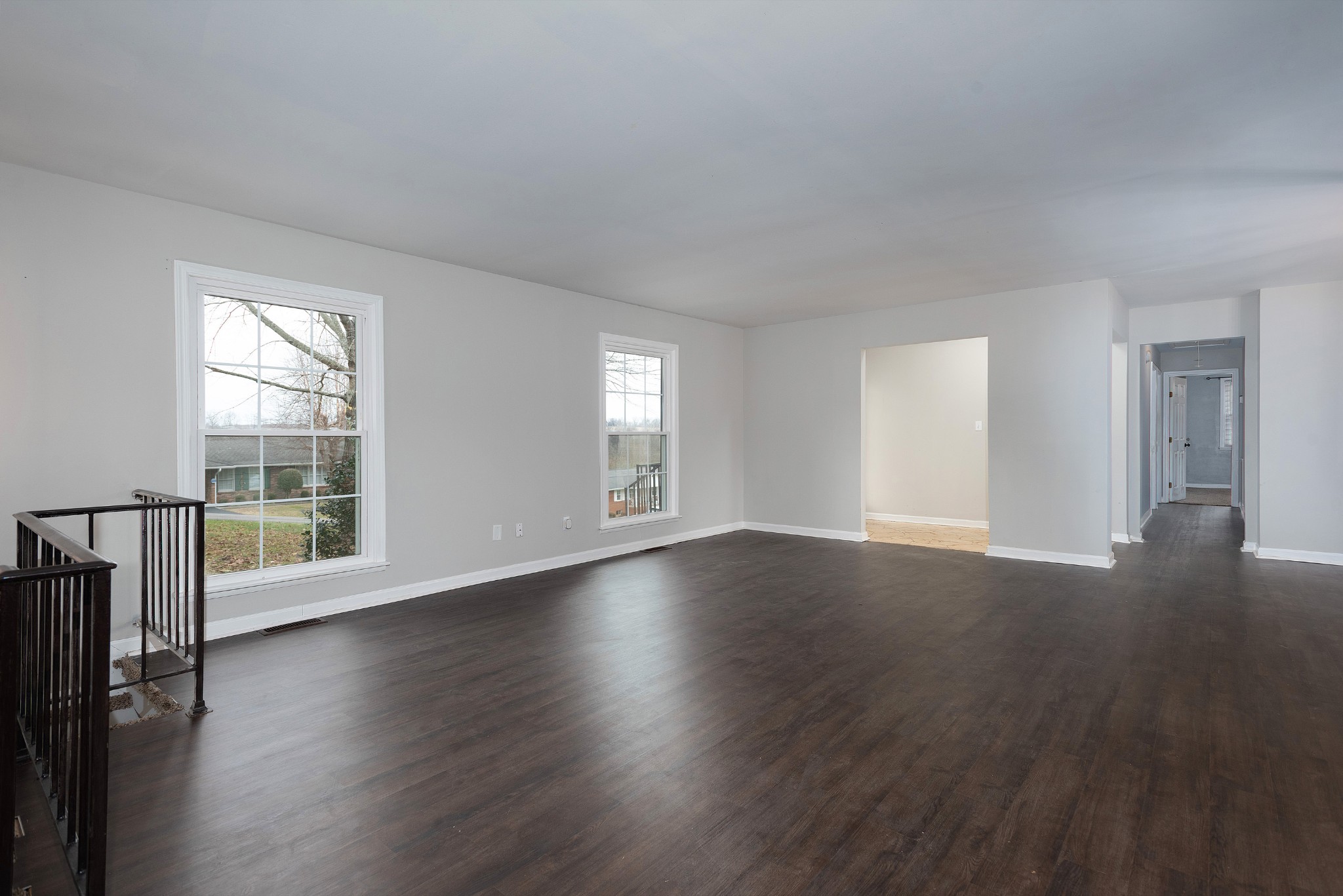 511 North Pawnee Drive Springfield, TN 37172 - Photo 8 of 34 a view of an empty room with wooden floor and a window