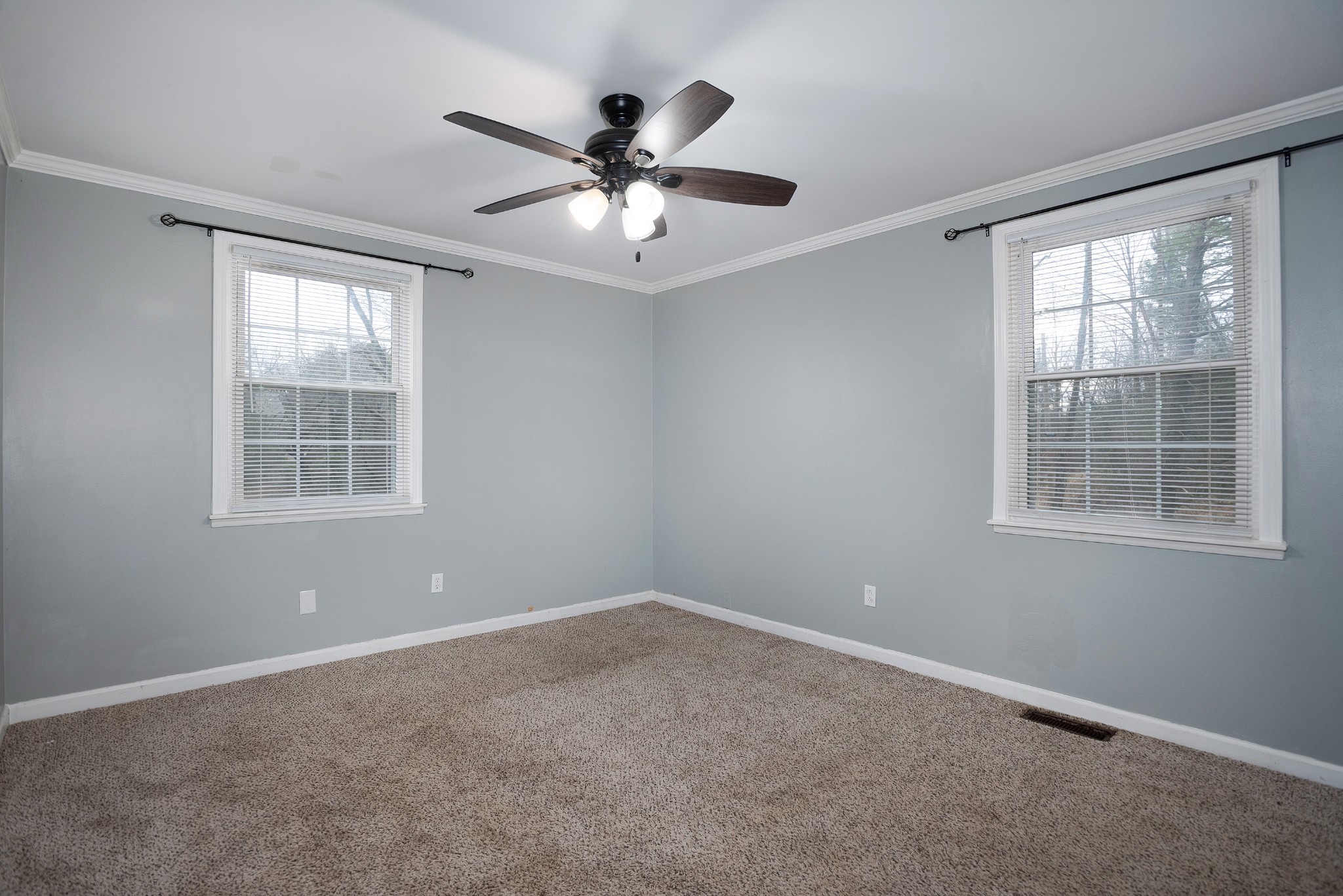 511 North Pawnee Drive Springfield, TN 37172 - Photo 10 of 34 a view of an empty room with a window