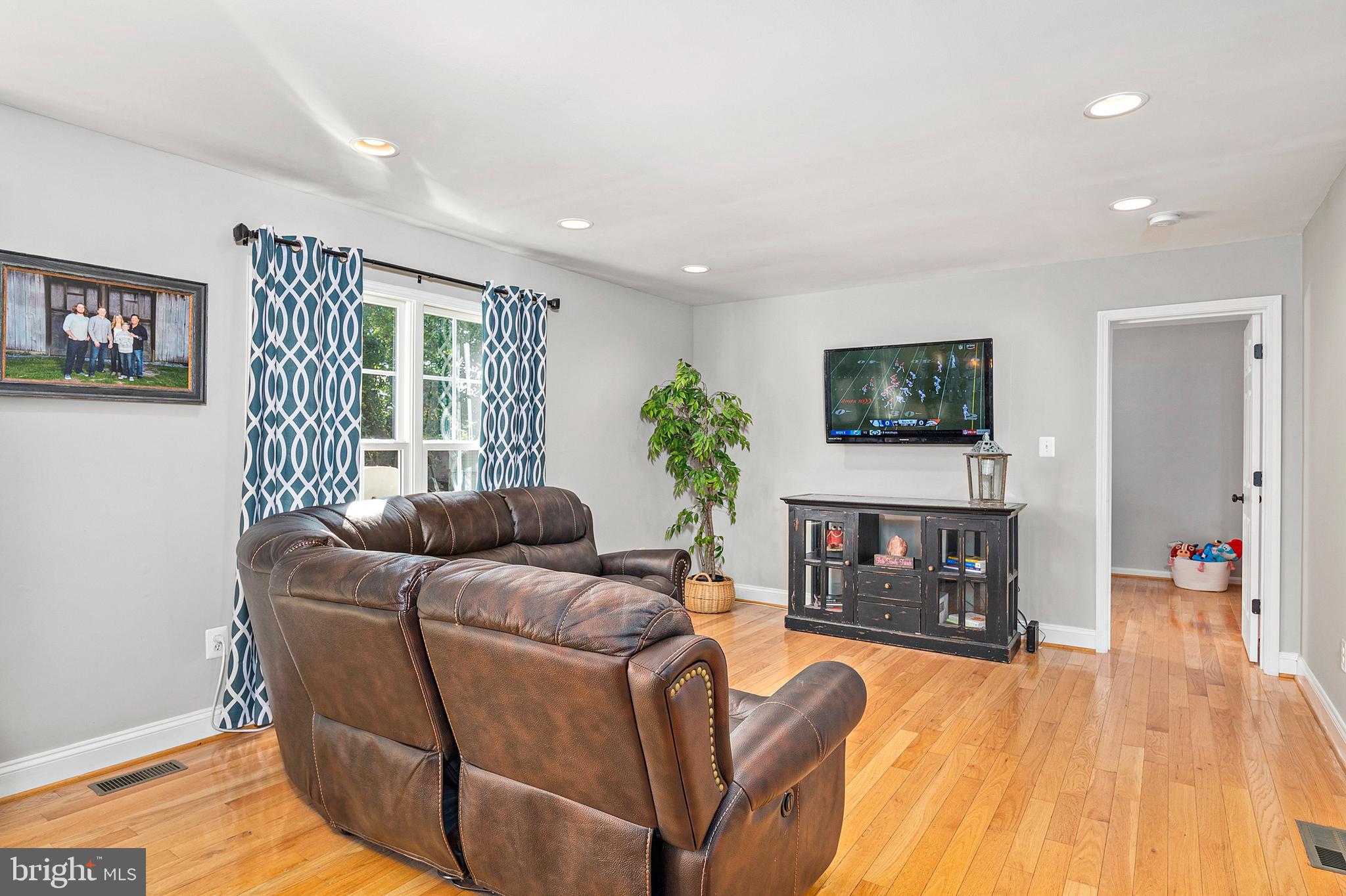 1444 Shesley Road Edgewater, MD 21037 - Photo 9 of 63 Family Room to Playroom