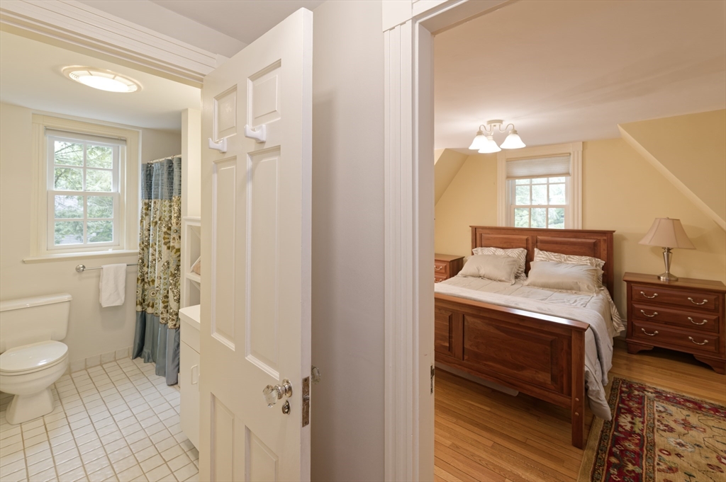 133 Arnold Road Newton, MA 02459 - Photo 20 of 42