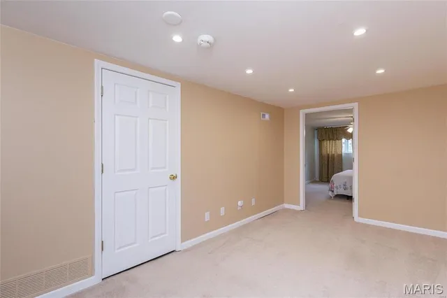 $385,000 | 401 Hunters Ridge, St. Charles, MO 63301