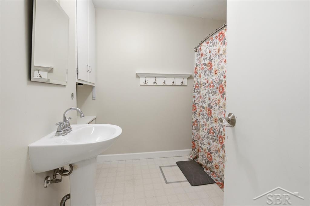 1405 Helen Street Bay City, MI 48708 - Photo 15 of 20
