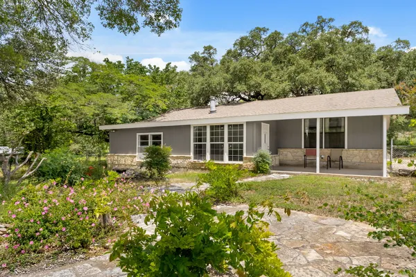 $600,000 | 600 Windrush, Canyon Lake, TX 78133