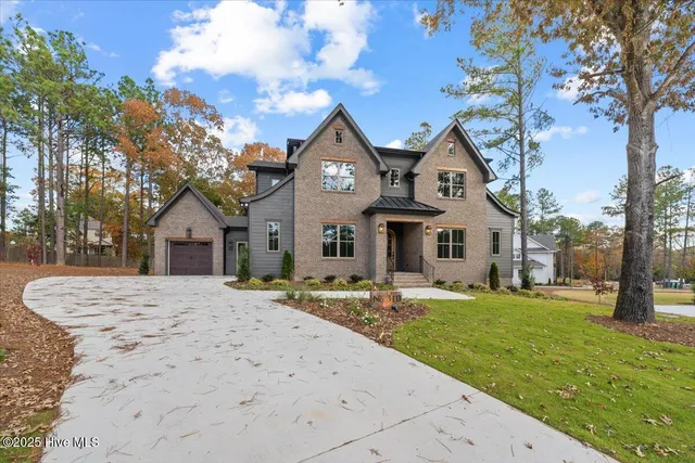 $1,270,000 | 310 Sloan Lane, Pinehurst, NC 28374