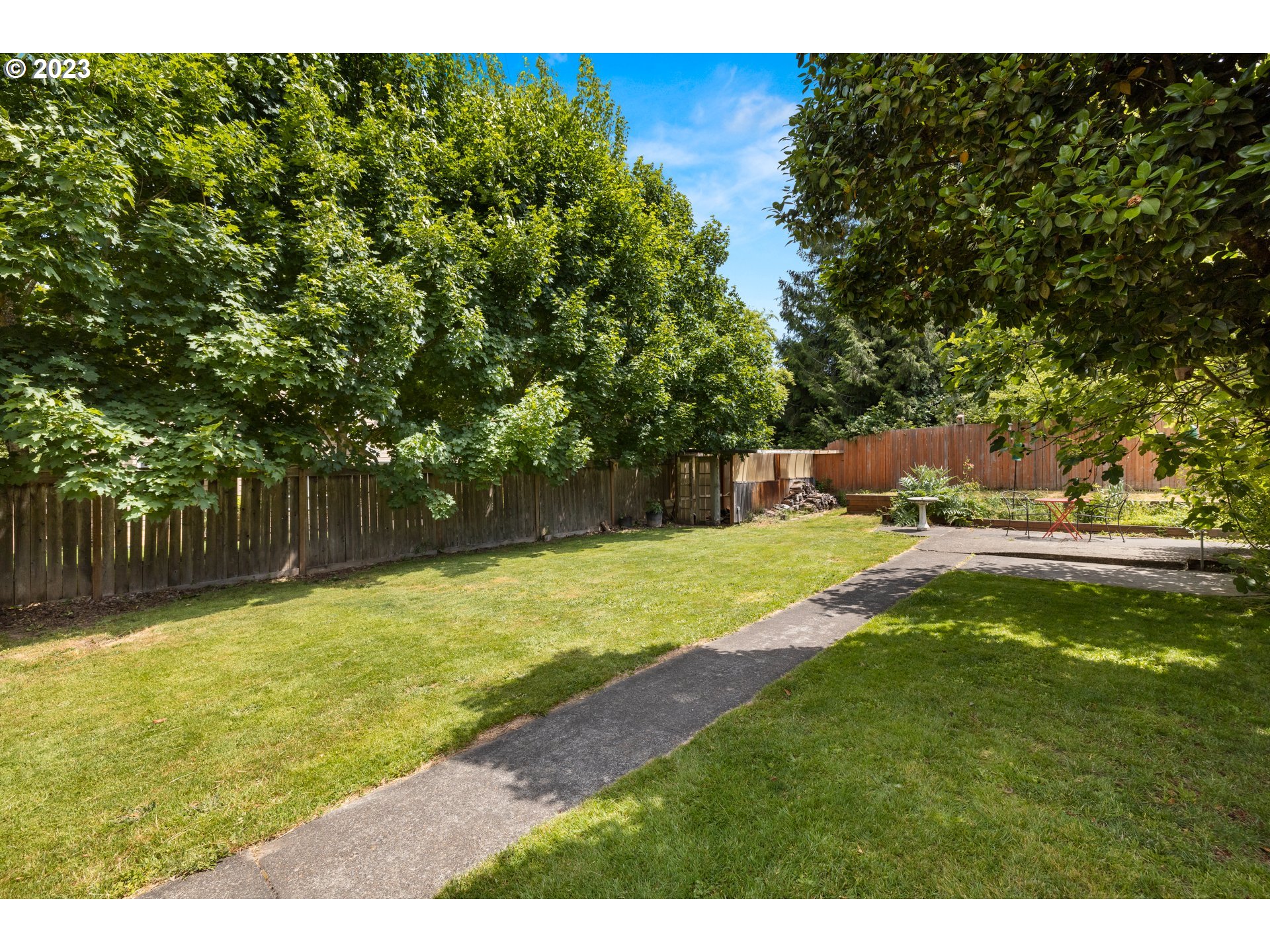 7606 Southwest Locust Street Portland, OR 97223 - Photo 4 of 35 Gallery Image 4