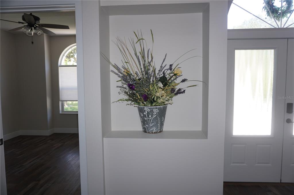 6722 Southwest 111th Loop Ocala, FL 34476 - Photo 7 of 51 BUILT IN DISPLAY CASING 1