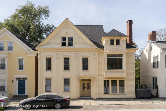 $900 | 267 Main Street, Unit 1, Catskill, NY 12414