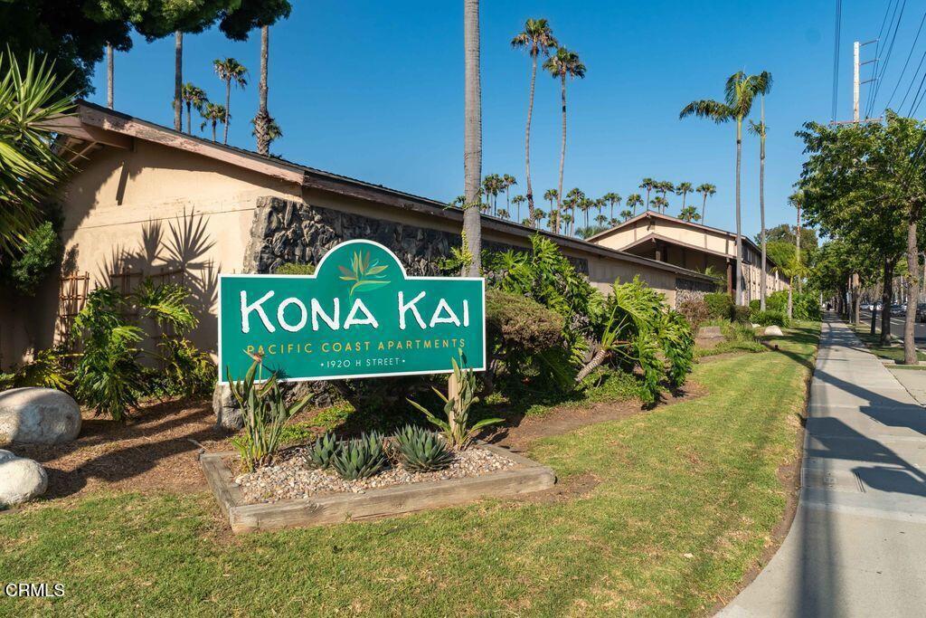 1925 Ginger Street, Unit 104 Oxnard, CA 93036 - Photo 24 of 25 a view of a street with potted plants