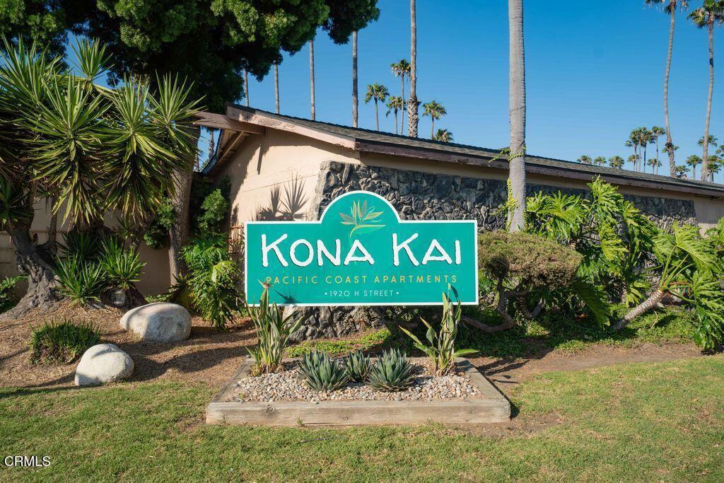 1925 Ginger Street, Unit 104 Oxnard, CA 93036 - Photo 25 of 25 a sign that is sitting on a brick wall