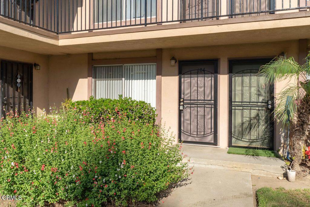 1925 Ginger Street, Unit 104 Oxnard, CA 93036 - Photo 4 of 25 front view of a house