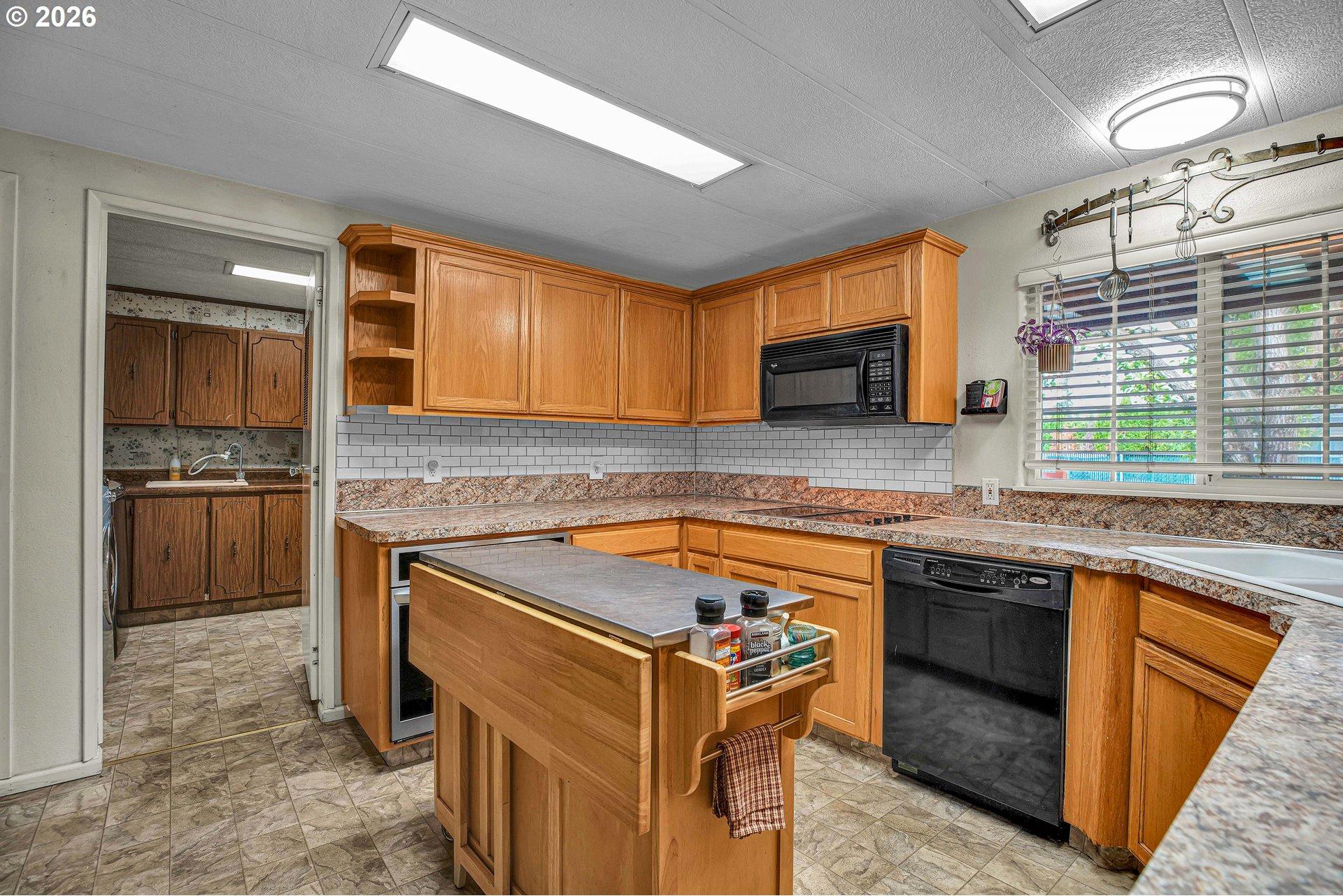 11798 Northeast Carl Road Woodburn, OR 97071 - Photo 16 of 48 Gallery Image 16