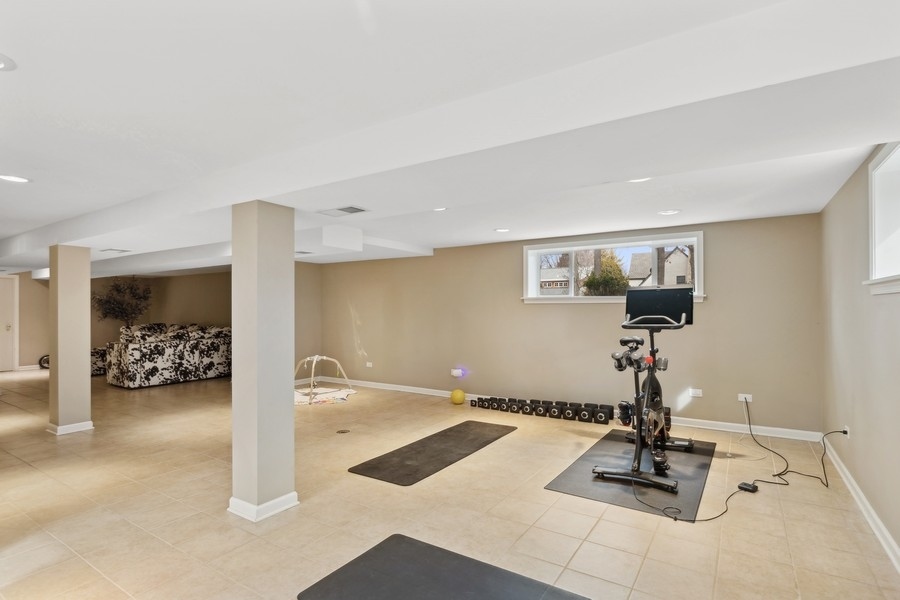 205 Ravine Forest Drive Lake Bluff, IL 60044 - Photo 18 of 23