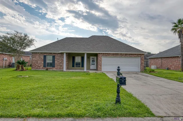 $232,000 | 289 Melissa Drive, Port Allen, LA 70767