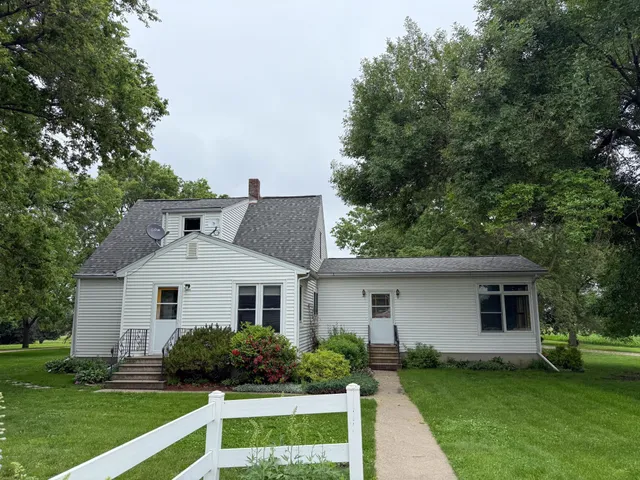 $250,000 | 31678 Liberty Avenue, Redwood Falls, MN 56283