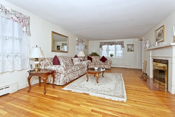 97 Mooreland Road Melrose, MA 02176 - Photo 3 of 30