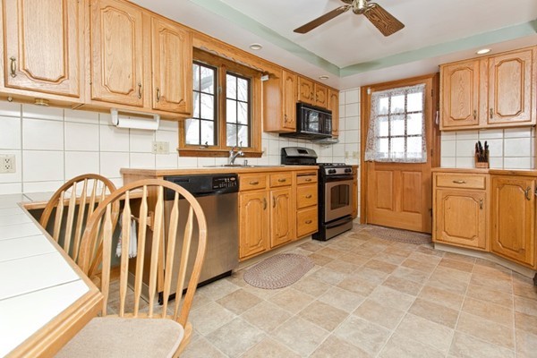 97 Mooreland Road Melrose, MA 02176 - Photo 7 of 30