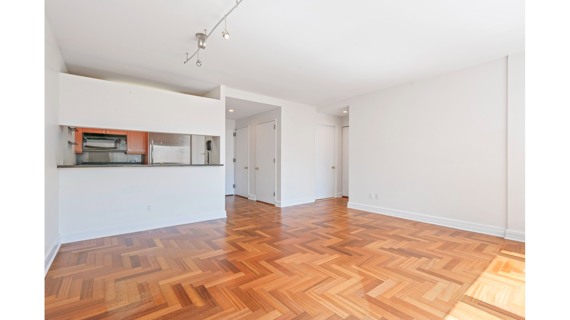 220 Riverside Boulevard, Unit 11U Manhattan, NY 10069 - Photo 3 of 12