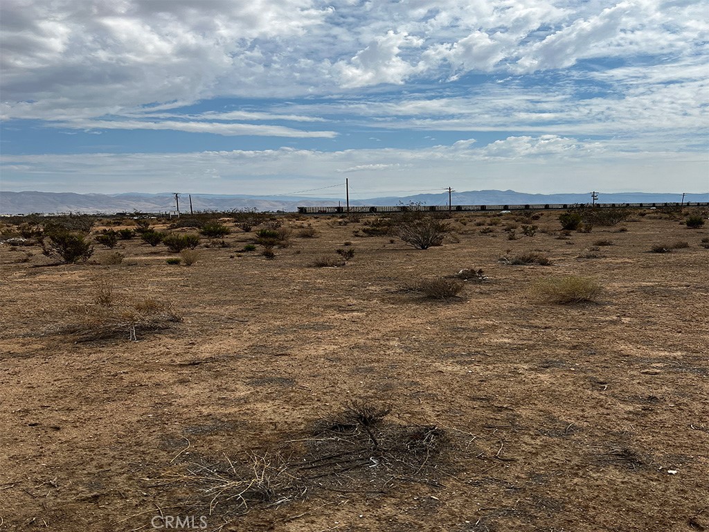 10643 Hesperia Road Hesperia, CA 92345 - Photo 3 of 6 a view of a beach and ocean