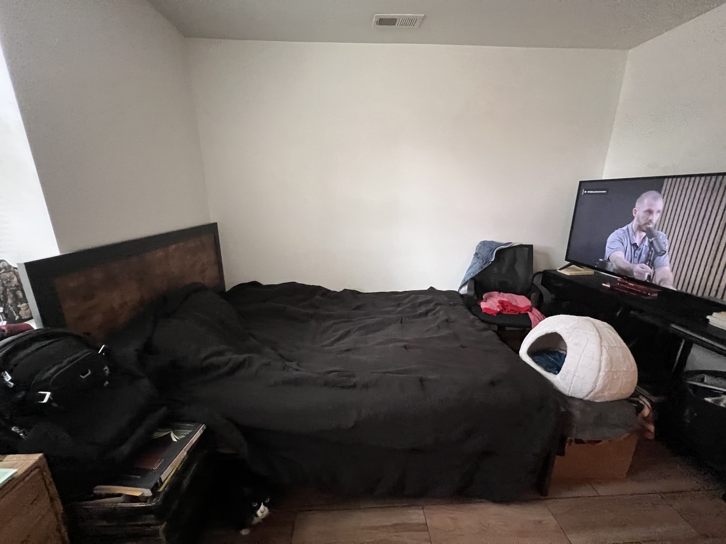 Undisclosed Address Chicago, IL 60618 - Photo 10 of 13 a living room with furniture