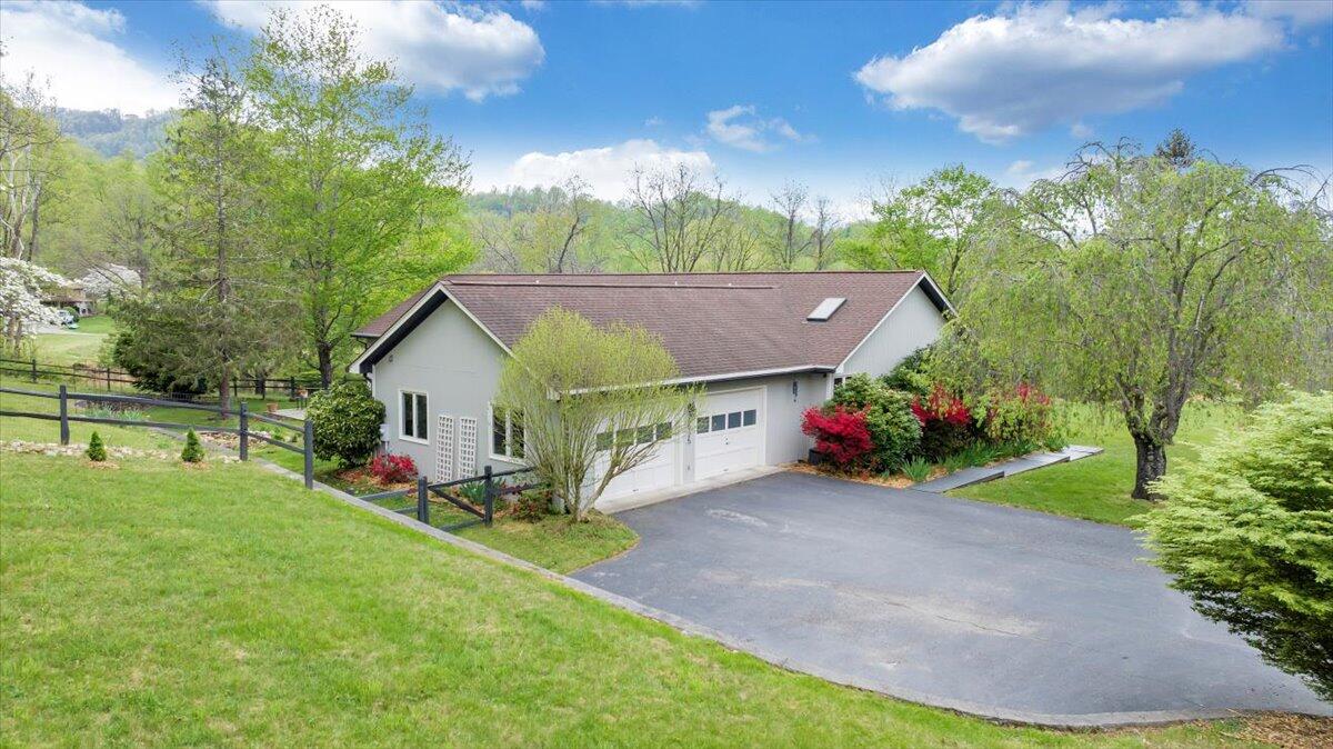 6925 Shaver Road Roanoke, VA 24018 - Photo 79 of 94 100-DJI_20260414042453_0327_D