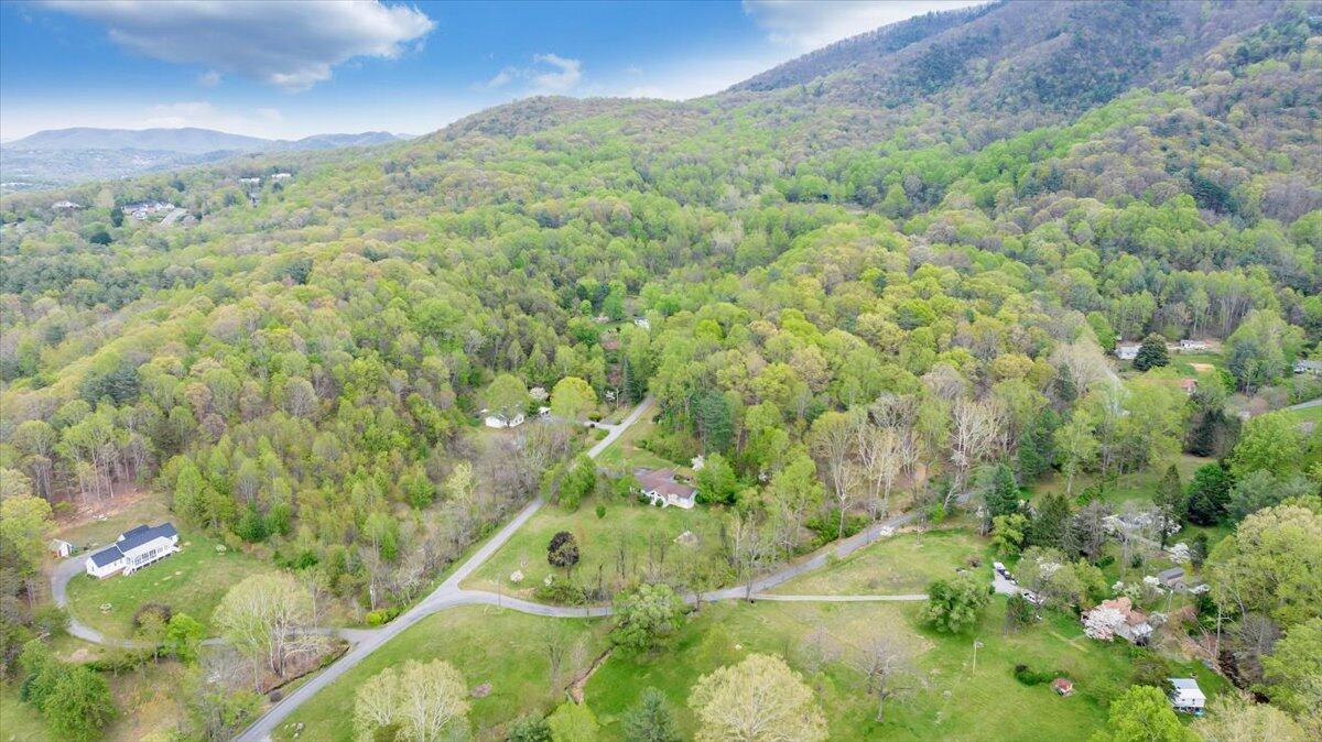 6925 Shaver Road Roanoke, VA 24018 - Photo 89 of 94 116-DJI_20260414042709_0332_D