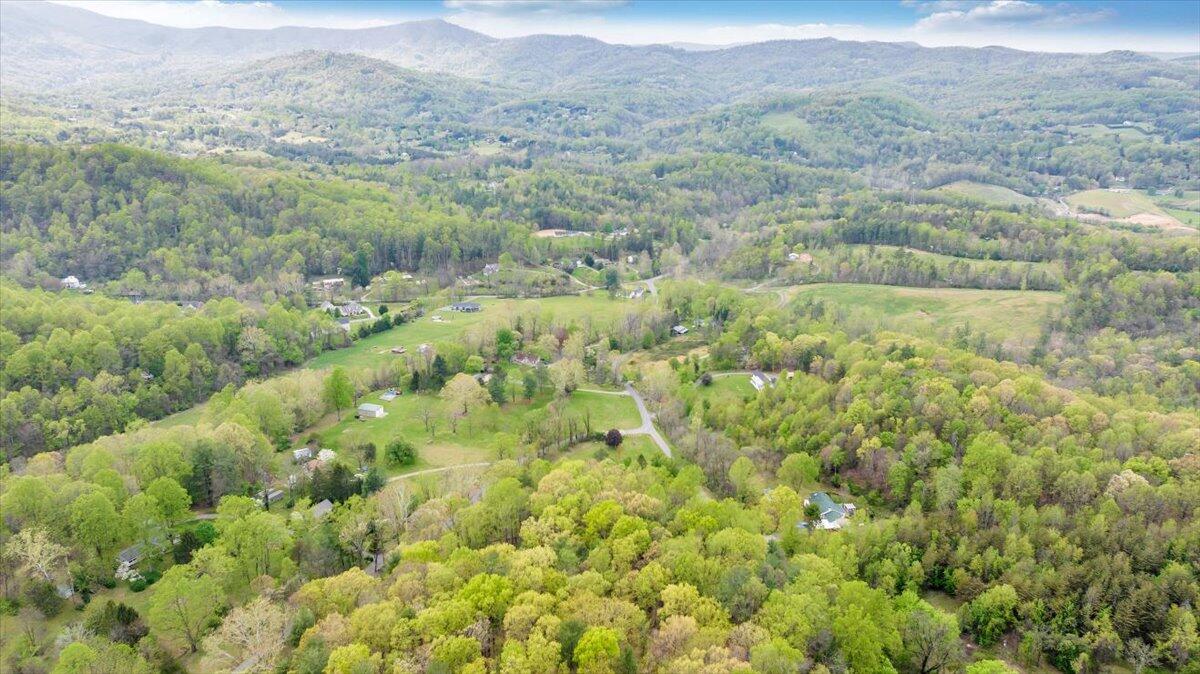 6925 Shaver Road Roanoke, VA 24018 - Photo 92 of 94 125-DJI_20260414042758_0333_D