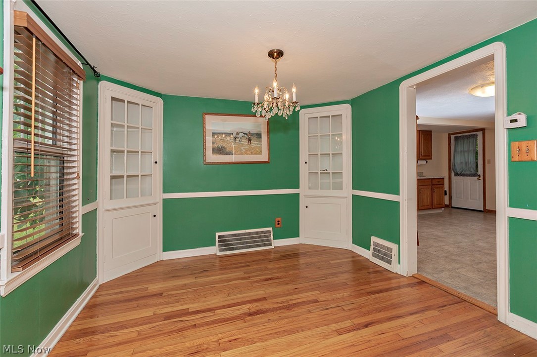 4678 Liberty Road Cleveland, OH 44121 - Photo 9 of 30 Gallery Image 9